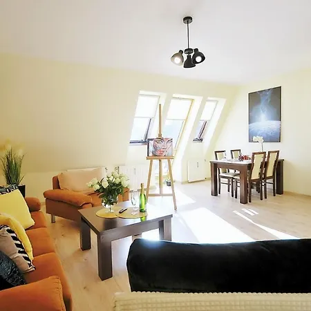 Apartment 50 M Do Plazy Thobruk Piekna Dama Z Kolobrzegu