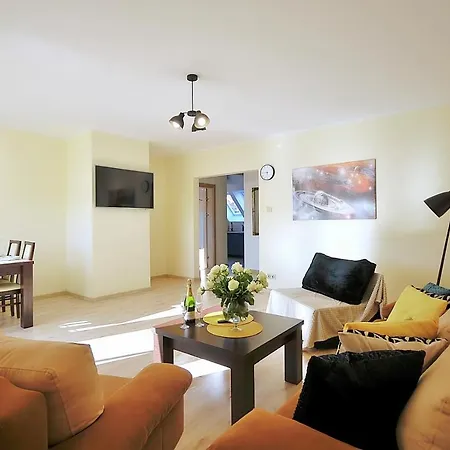 Apartment 50 M Do Plazy Thobruk Piekna Dama Z Kolobrzegu *